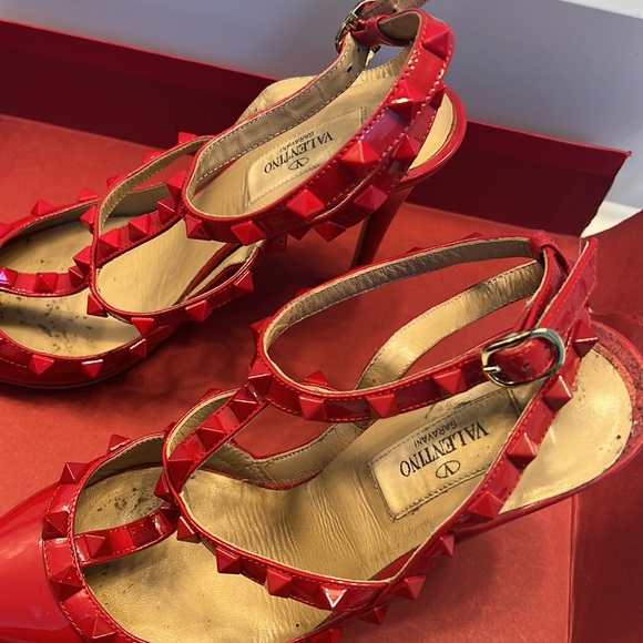 Authentic Valentino Red Patent Rockstud Shoes Size 36.5 - Picture 2 of 9